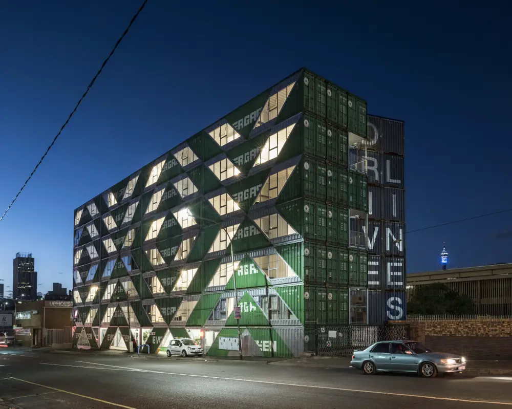 Striking Apartment building is Made up of 140 Shipping Containers – South Africa Striking Apartment building is Made up of 140 Shipping Containers – South Africa