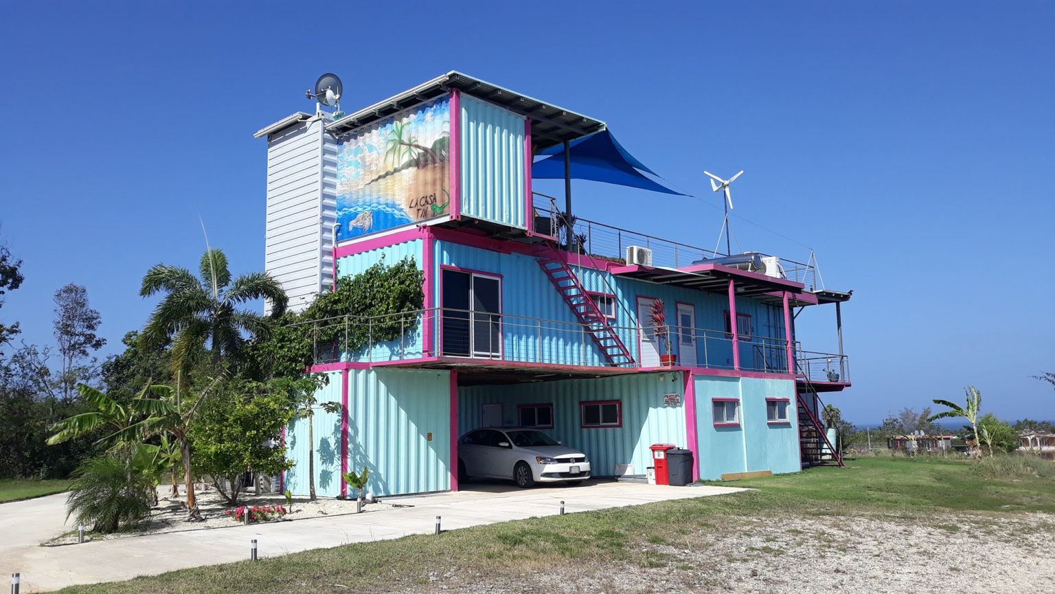 Container House "La Casa de Lata" Puerto Rico