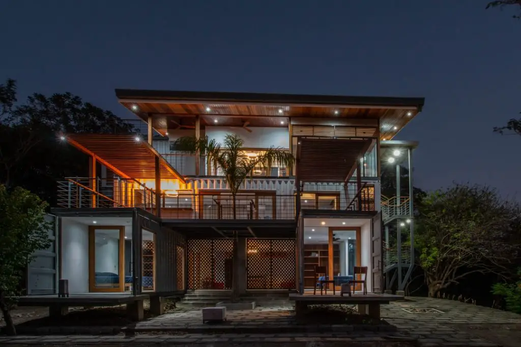 Absolutely Gorgeous Eco Friendly Container Home - Costa Rica - Living