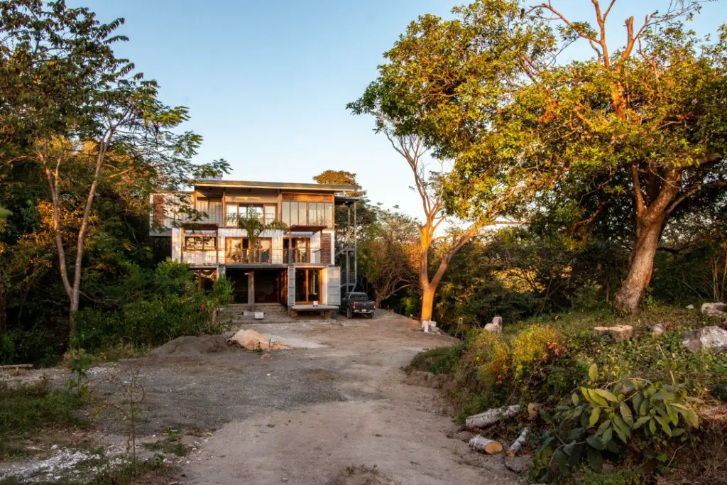 Absolutely Gorgeous Eco Friendly Container Home - Costa Rica - Living