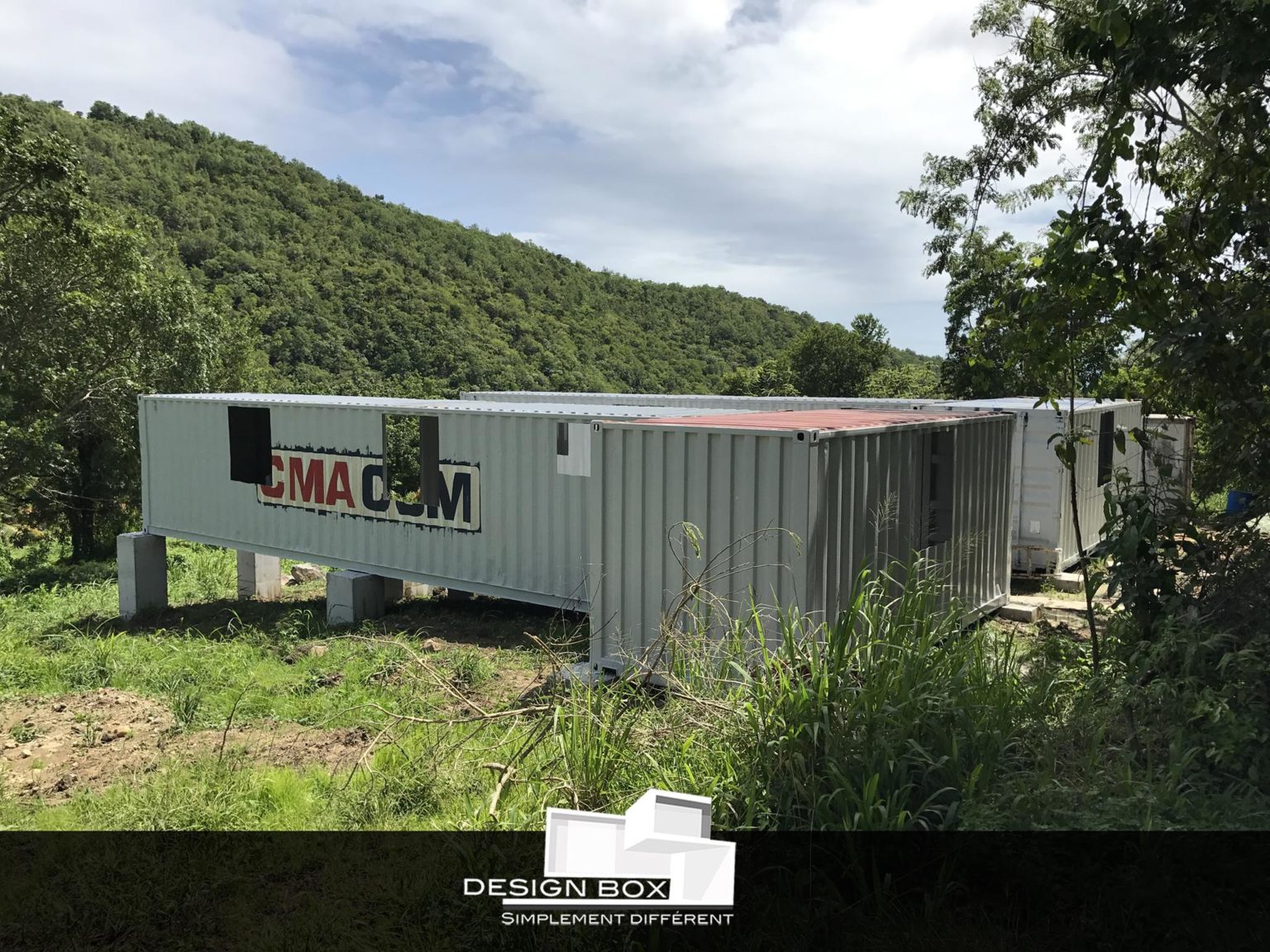 A Beautiful Container House on the Island of Martinique