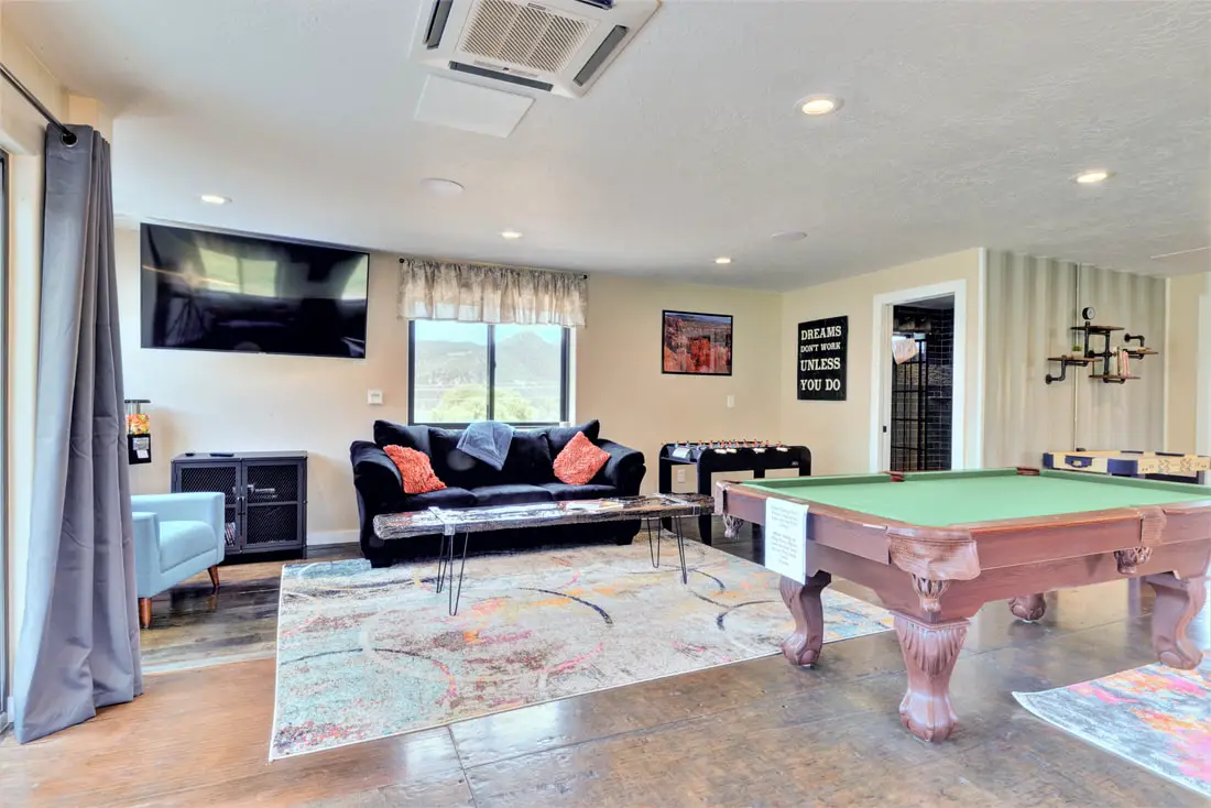 Ultramodern Shipping Container House in Utah