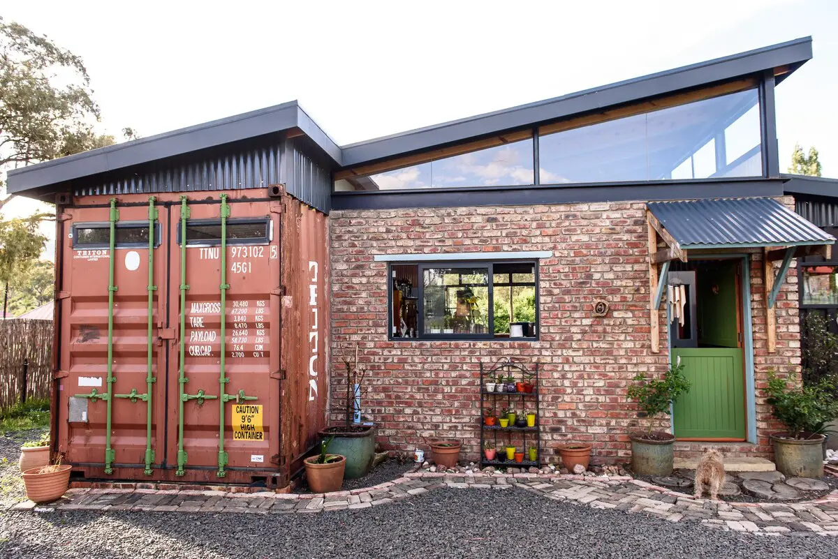 HonoMobo Create Shipping Container Homes Above Garages