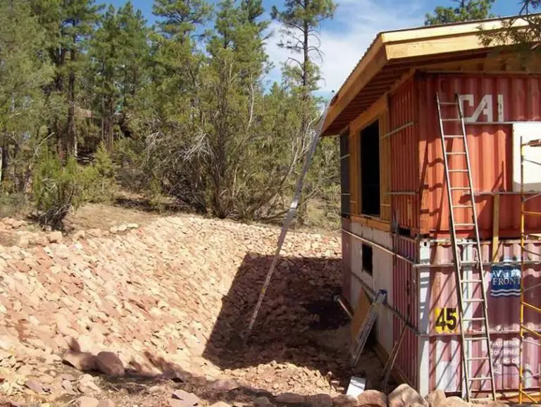 Hybrid Container House made with 5 Shipping Containers in Arizona