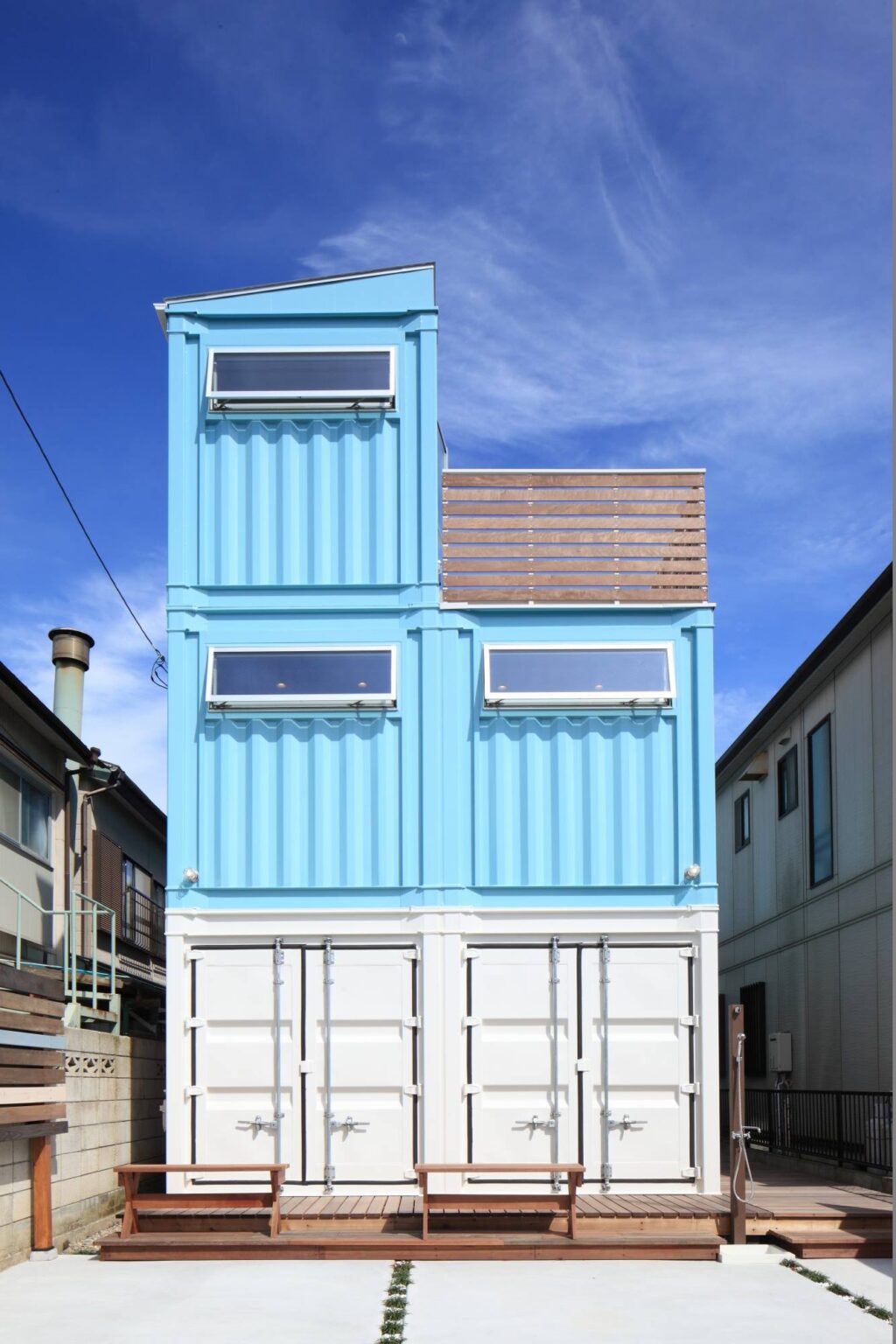 A Container House in the Amazing Ambience of Puerto Rico Living in a