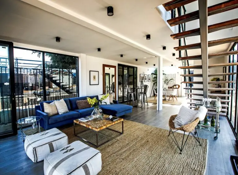 Affordable Shipping Container House Assembled in 48 hours in Downtown