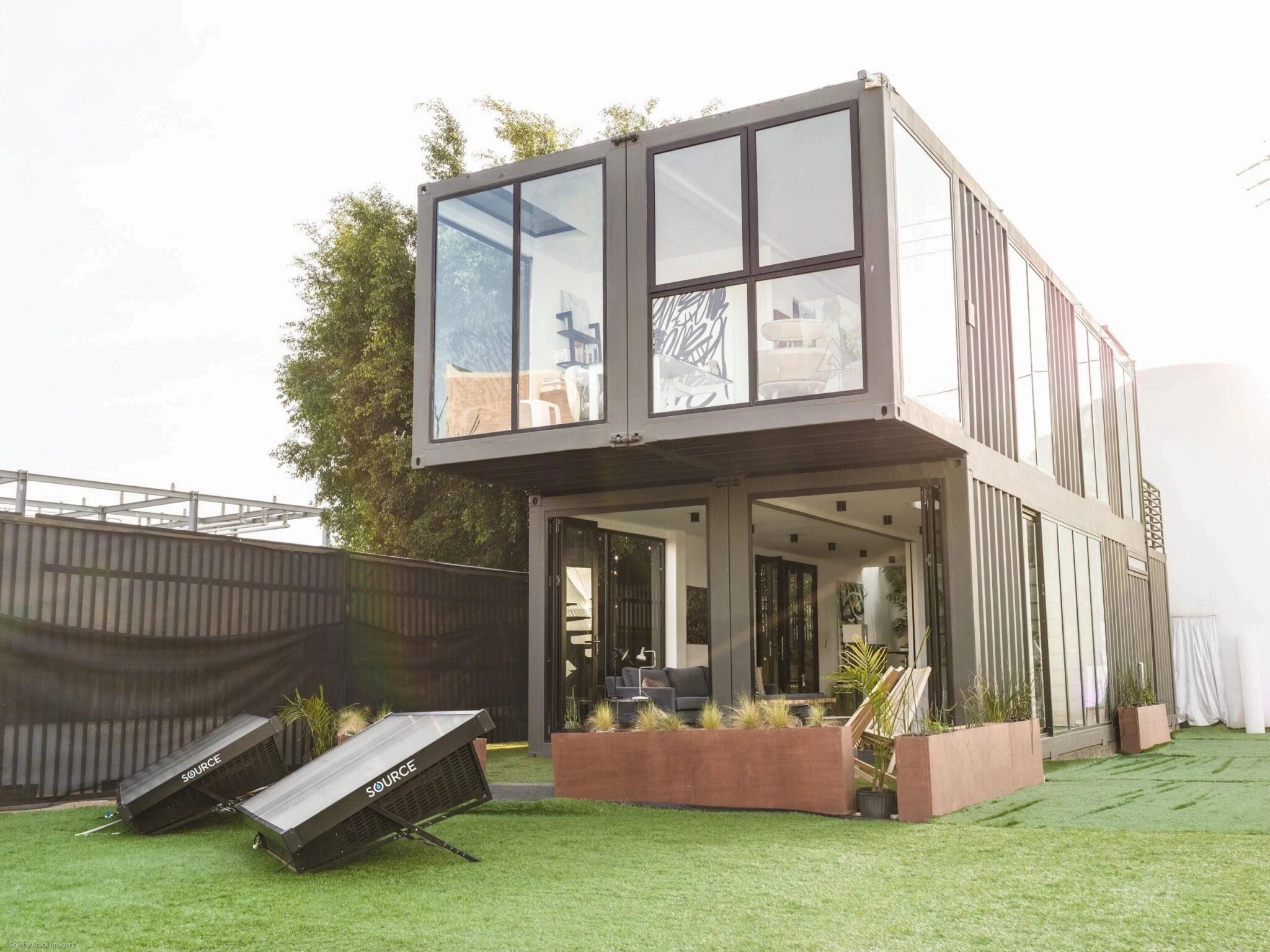 Affordable Shipping Container House Assembled in 48 hours in Downtown