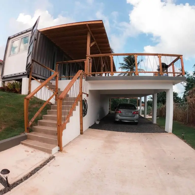 Container House With Its Simple Style in Puerto Rico