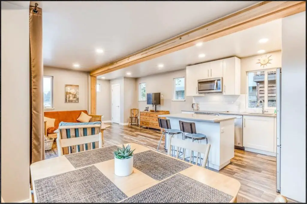 Unusual Container Home in Oregon